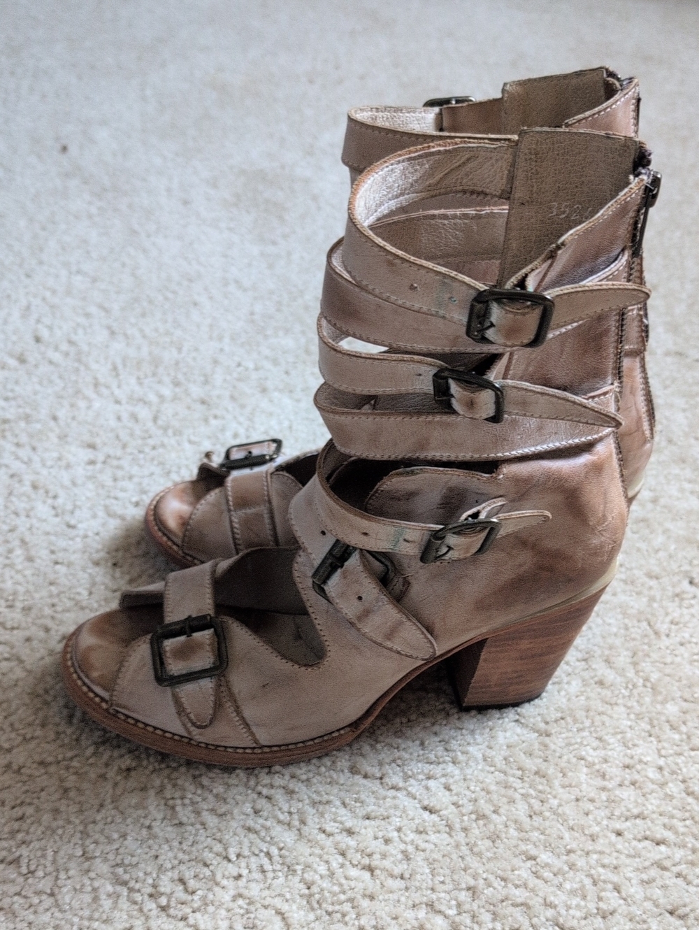 Freebird By Steven Bond Women's Taupe Strappy Buckle Block Heel Sandals 10 - Picture 5 of 10